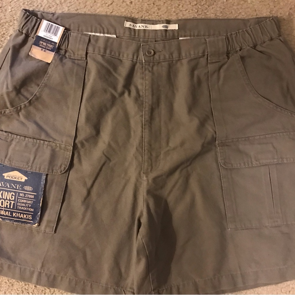 SAVANE HIKING SHORT CARGO KHAKIS size W42 NEW WITH TAGS!